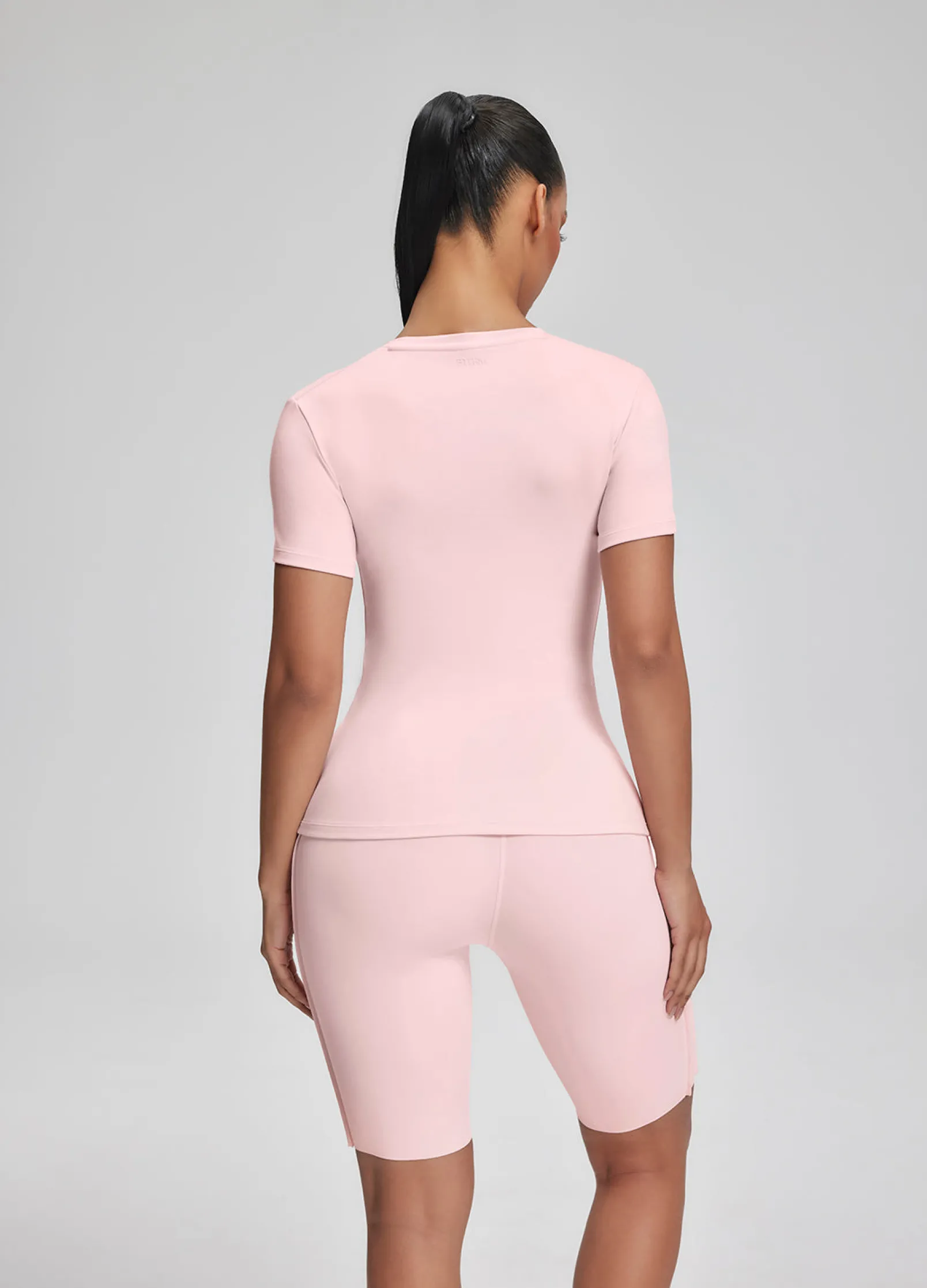 Alltags-T-Shirt mit Contour-Nähten