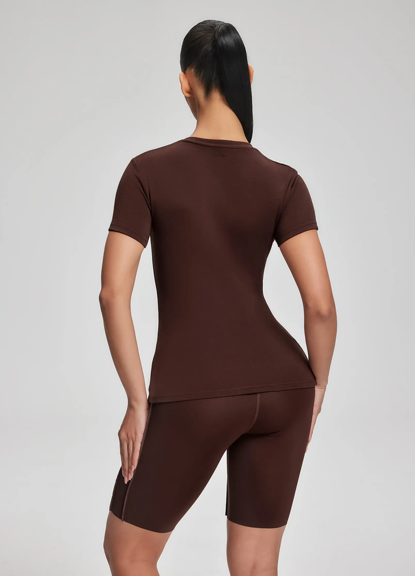 Alltags-T-Shirt mit Contour-Nähten
