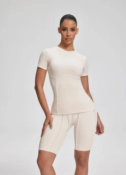 Alltags-T-Shirt mit Contour-Nähten
