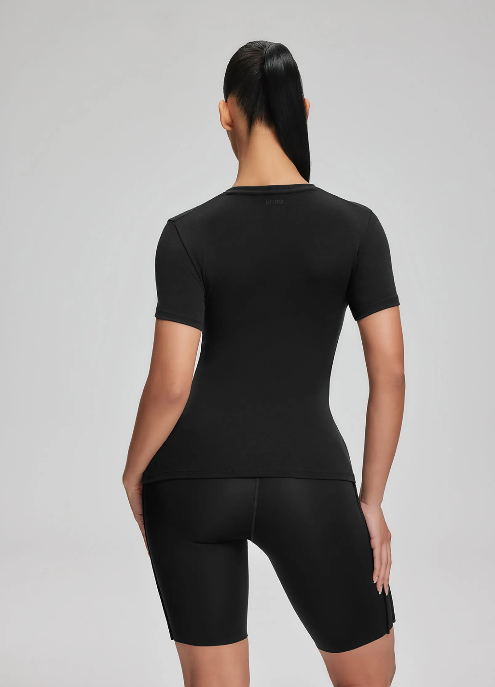 Alltags-T-Shirt mit Contour-Nähten
