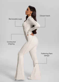 Ausgestellter Catsuit mit geschlossenem Rücken