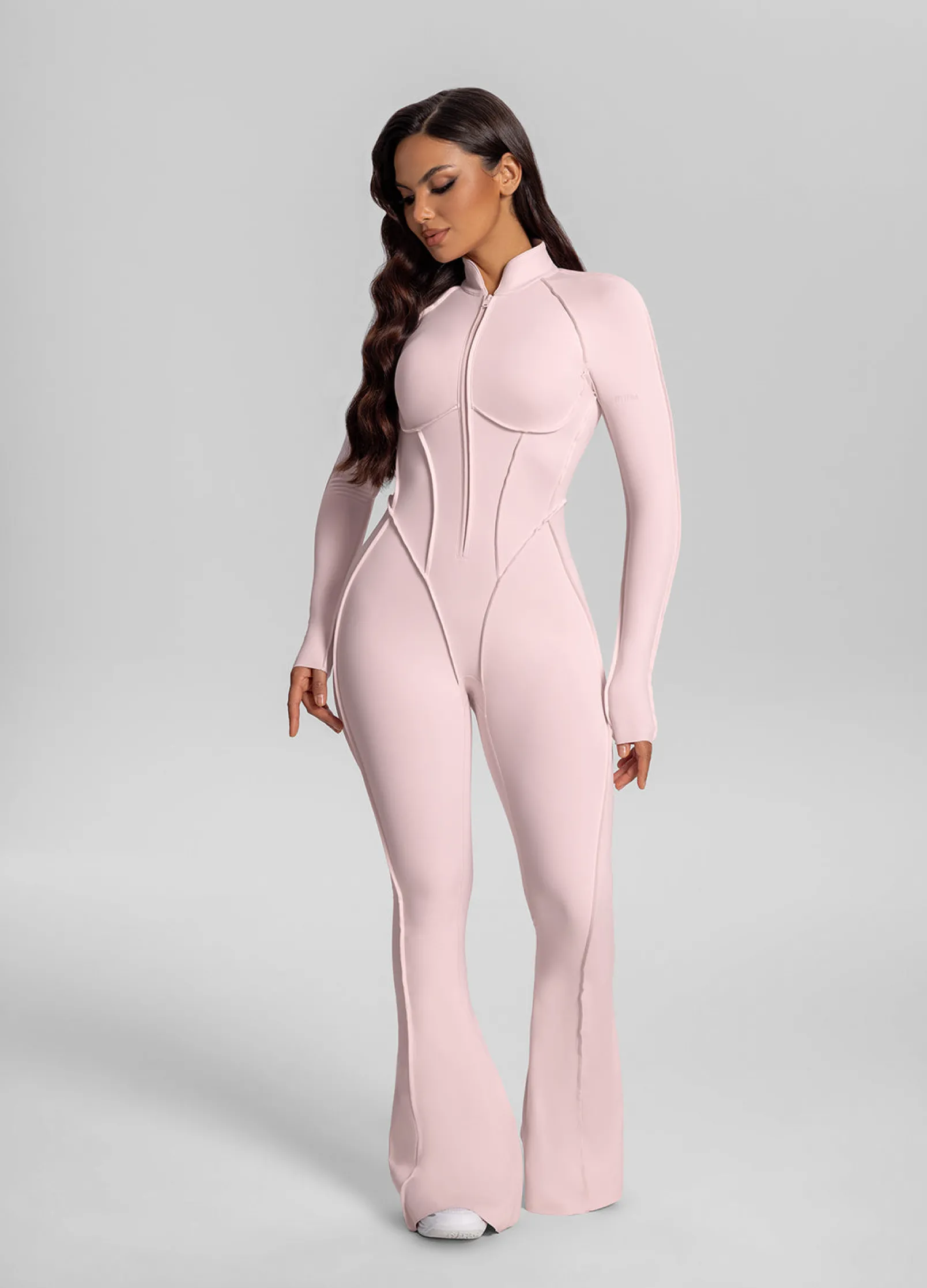 Ausgestellter Catsuit mit geschlossenem Rücken
