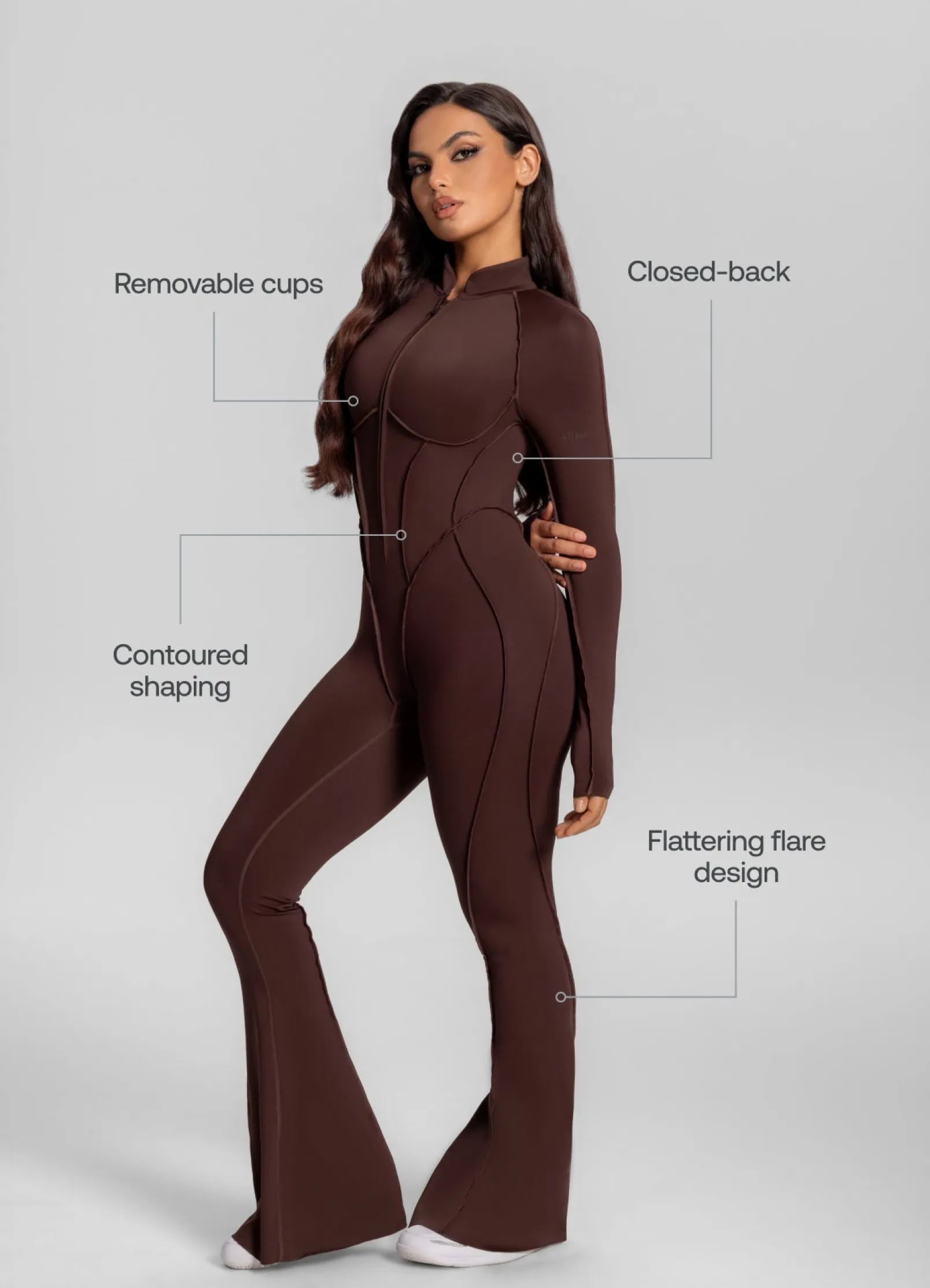 Ausgestellter Catsuit mit geschlossenem Rücken