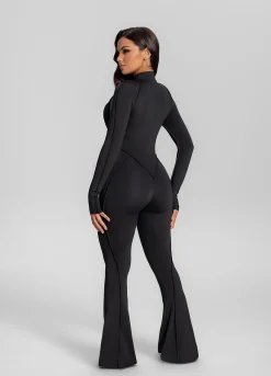 Ausgestellter Catsuit mit geschlossenem Rücken