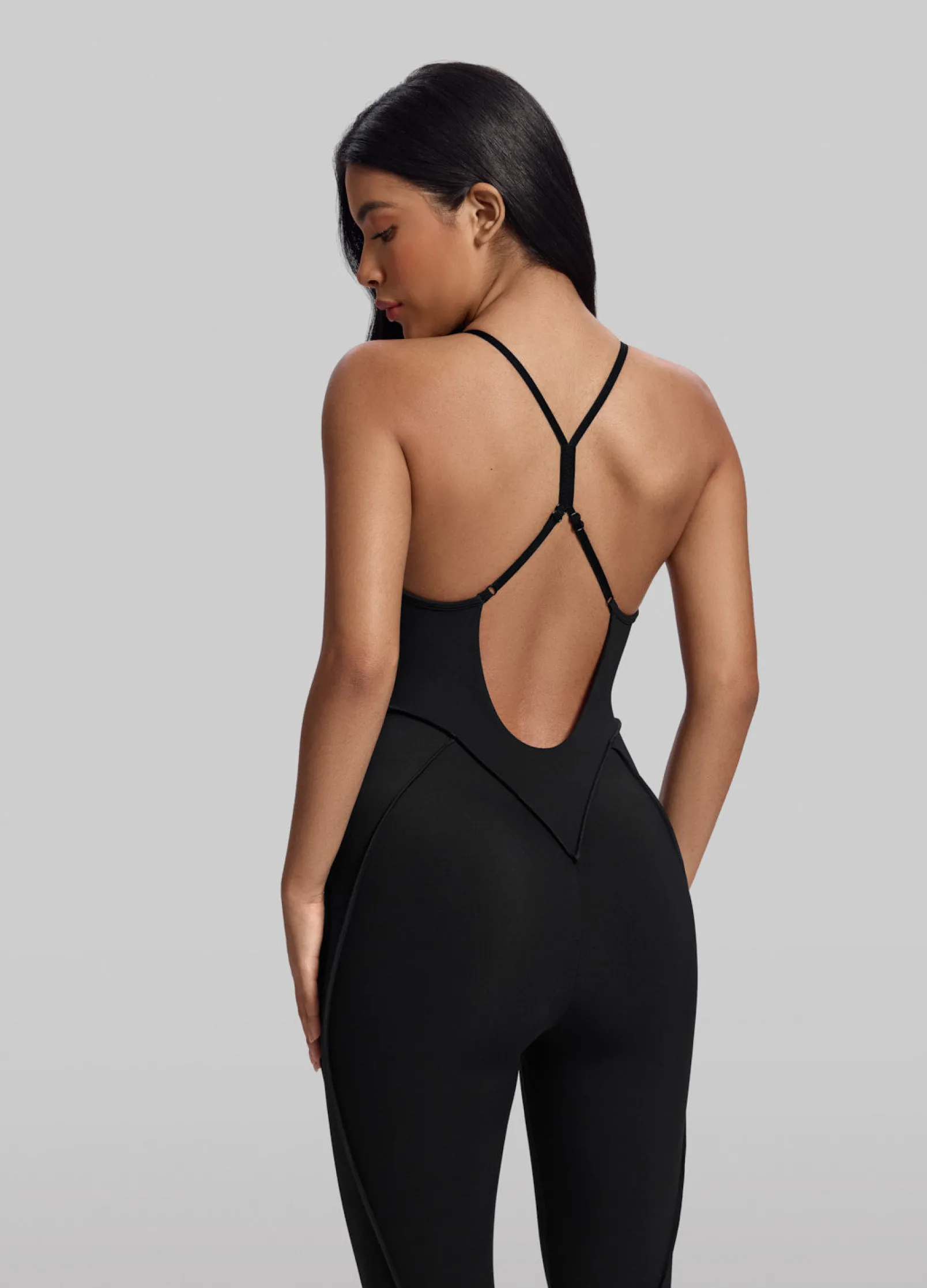 Catsuit mit überkreuzten Trägern