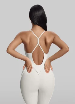 Catsuit mit überkreuzten Trägern