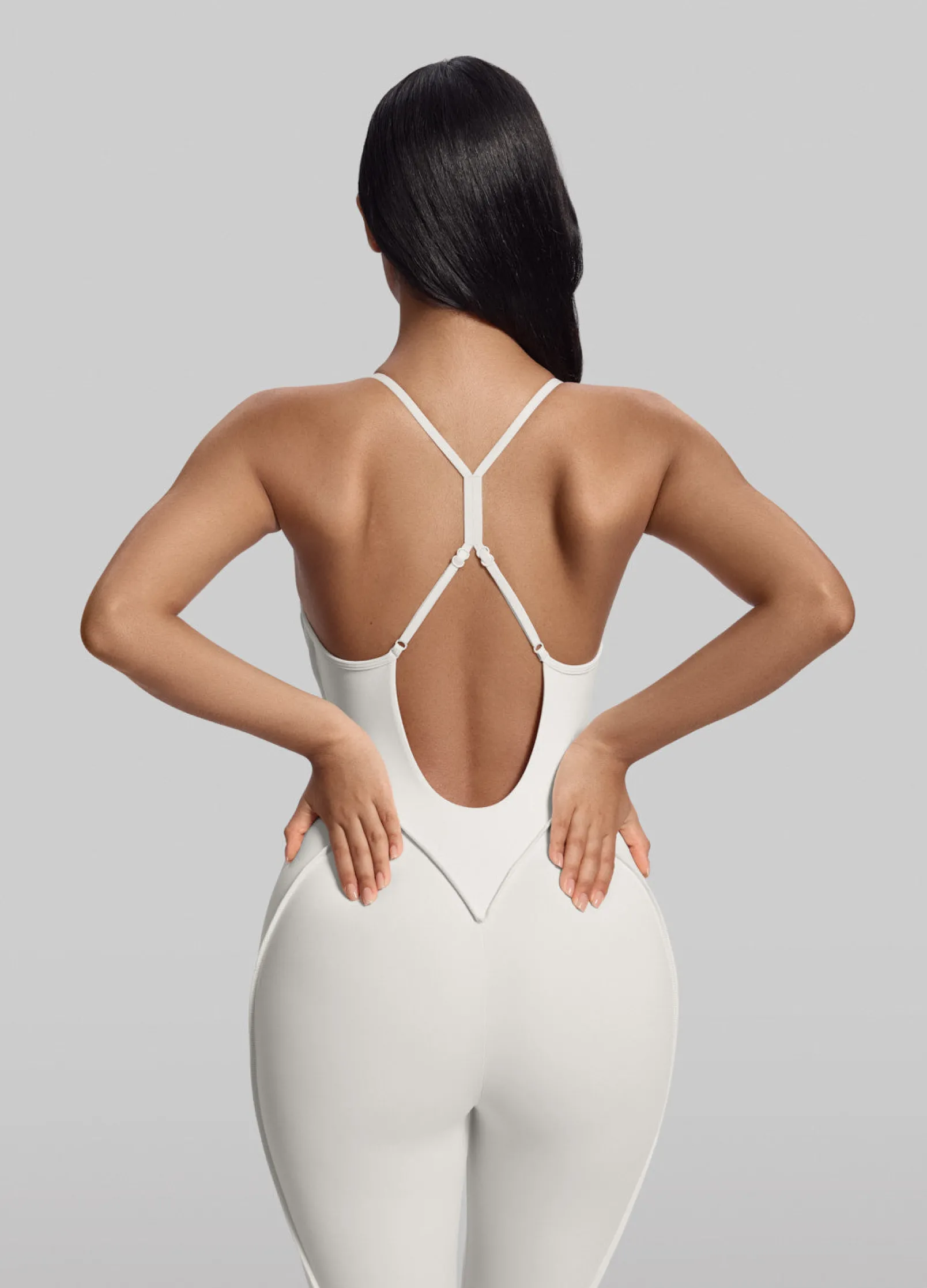 Catsuit mit überkreuzten Trägern