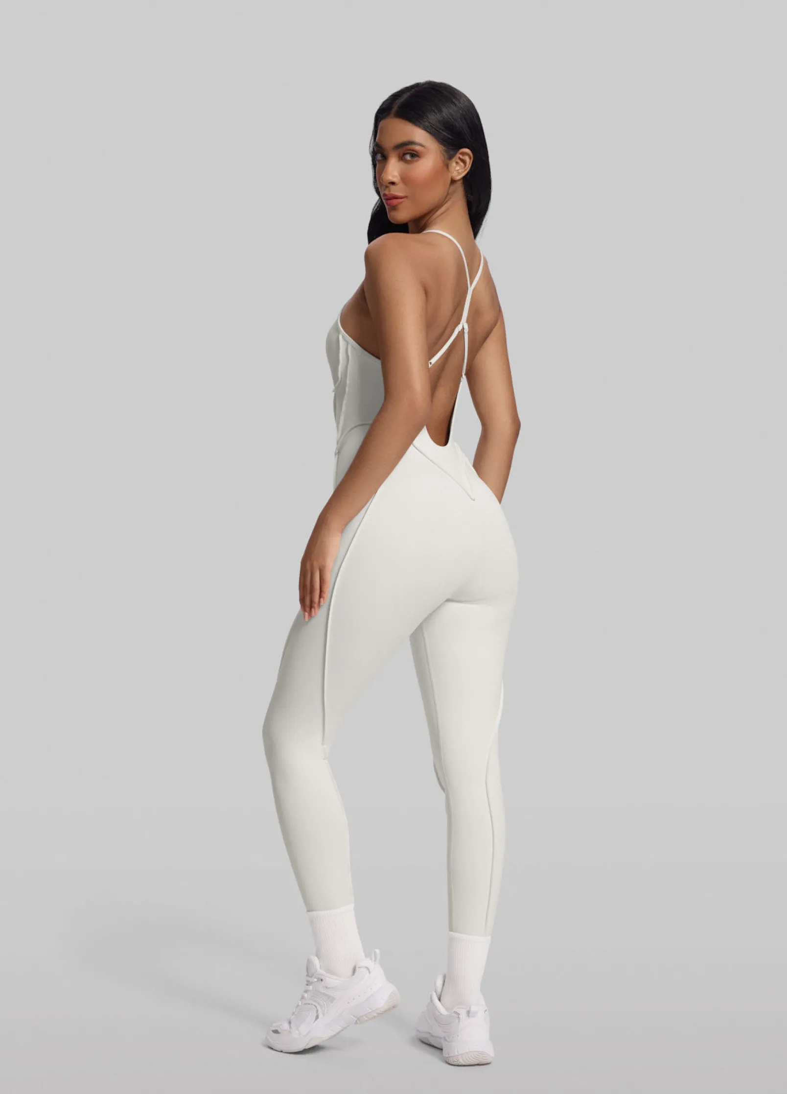Catsuit mit überkreuzten Trägern