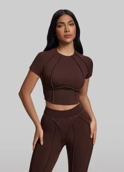 Cropped-Top im figurformendem Schnitt