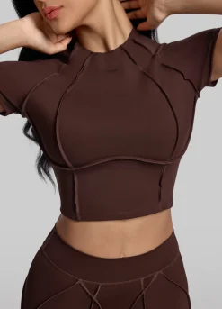 Cropped-Top im figurformendem Schnitt