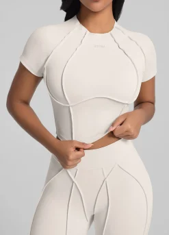 Cropped-Top im figurformendem Schnitt