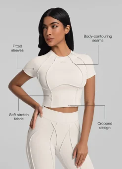 Cropped-Top im figurformendem Schnitt