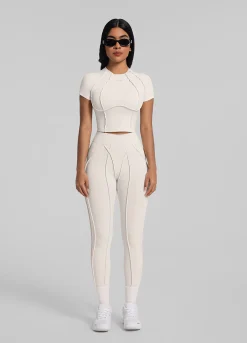 Cropped-Top im figurformendem Schnitt