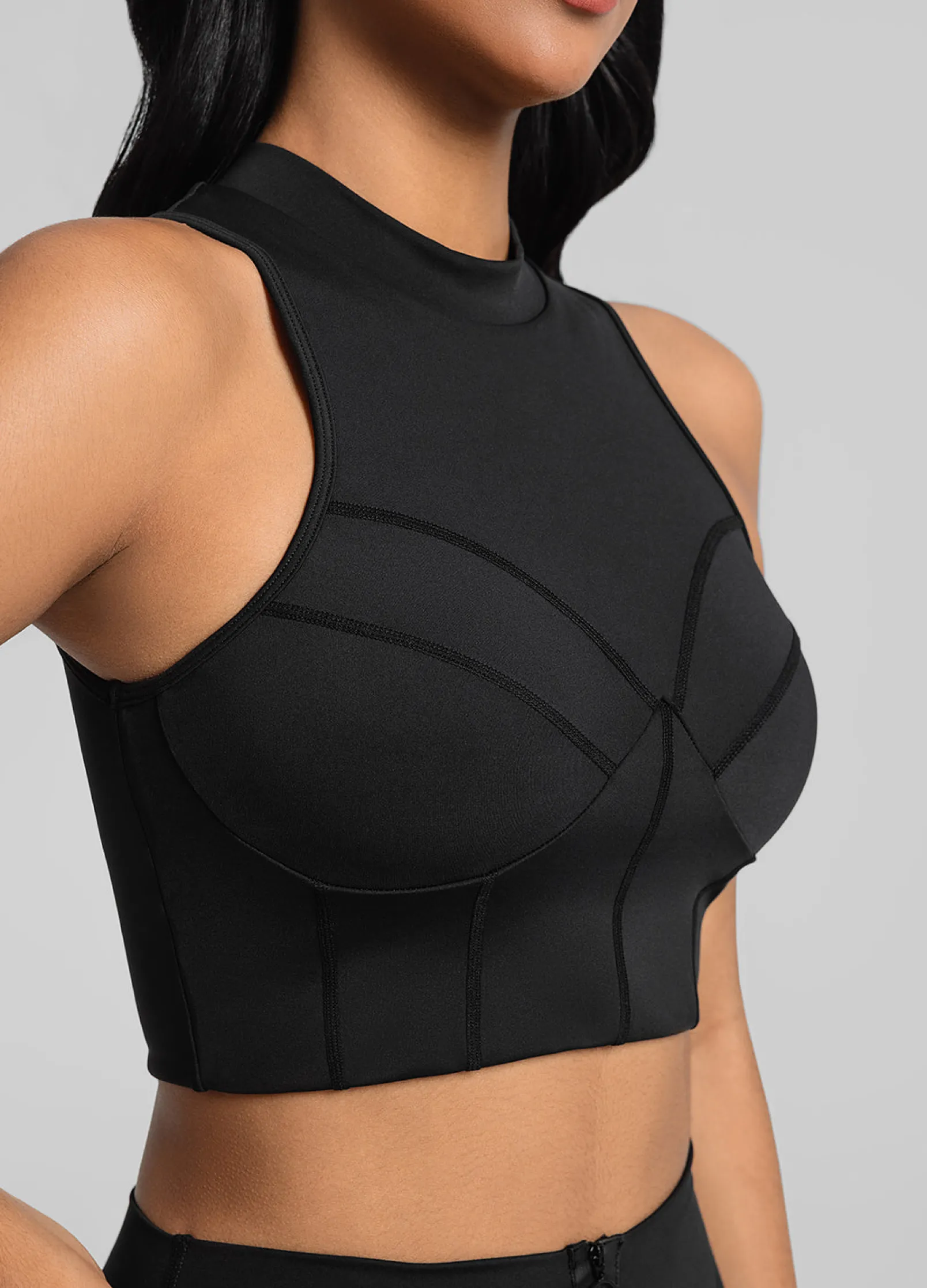 Cropped-Top mit hohem Halsausschnitt