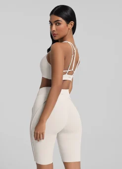 Cut-Out Top mit überkreuzten Trägern