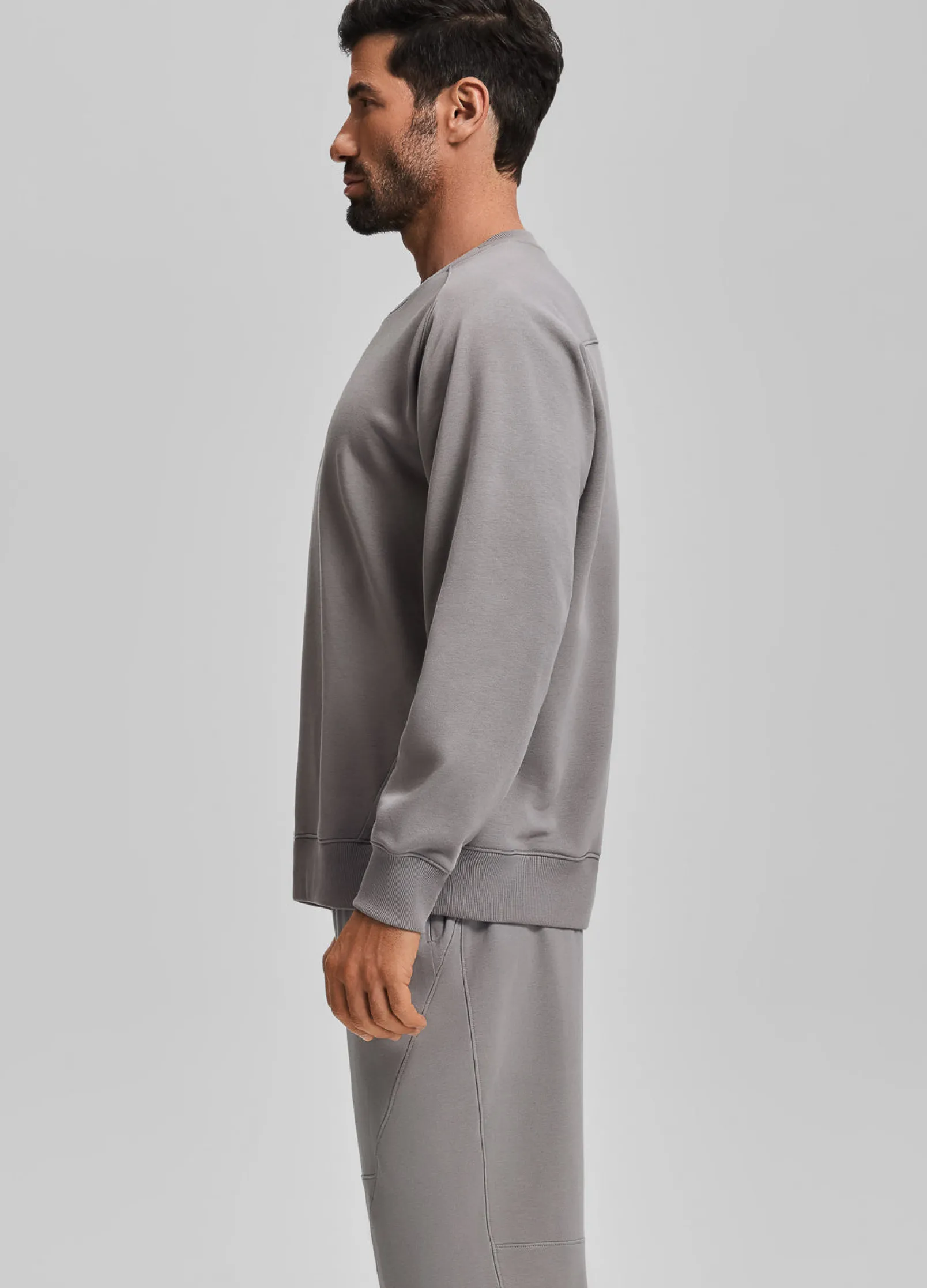 Essential Sweatshirt
