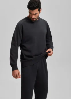 Essential Sweatshirt