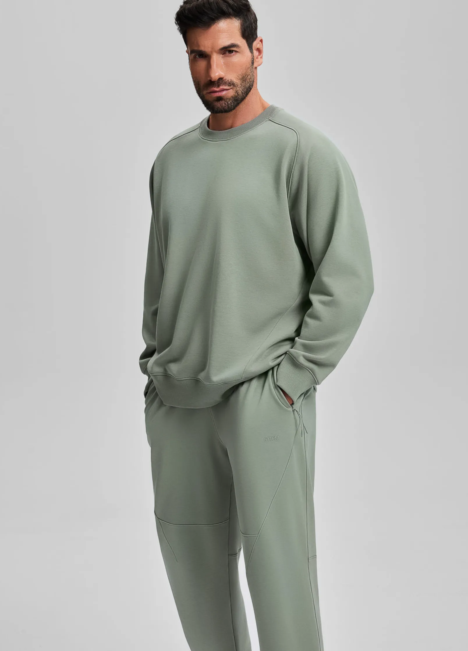 Essential Sweatshirt