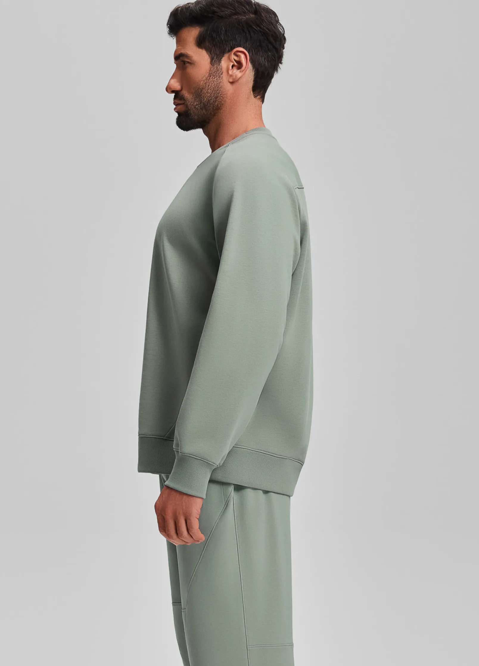 Essential Sweatshirt