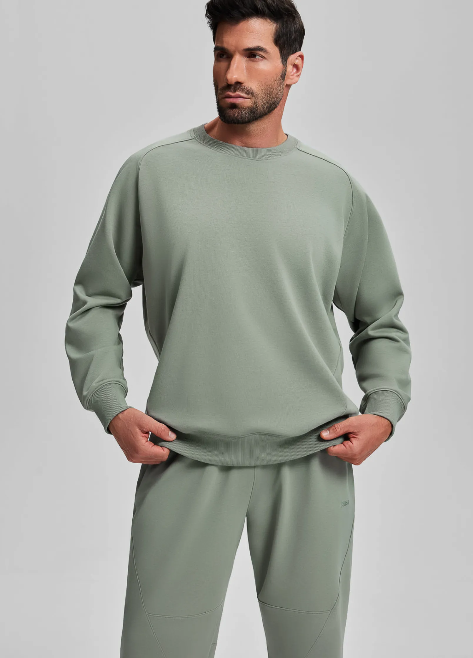 Essential Sweatshirt