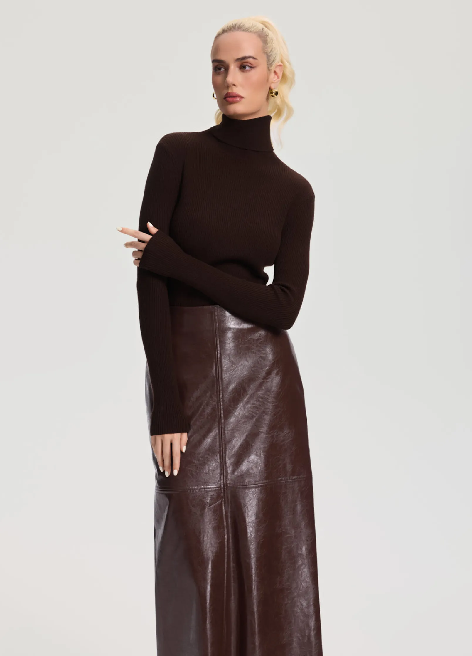 Gerippter Rollkragenpullover aus Wollmischung