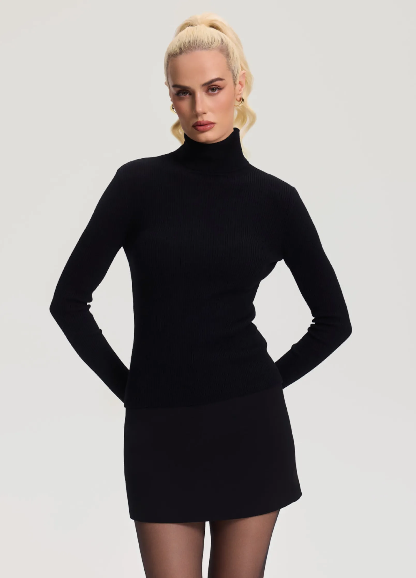 Gerippter Rollkragenpullover aus Wollmischung
