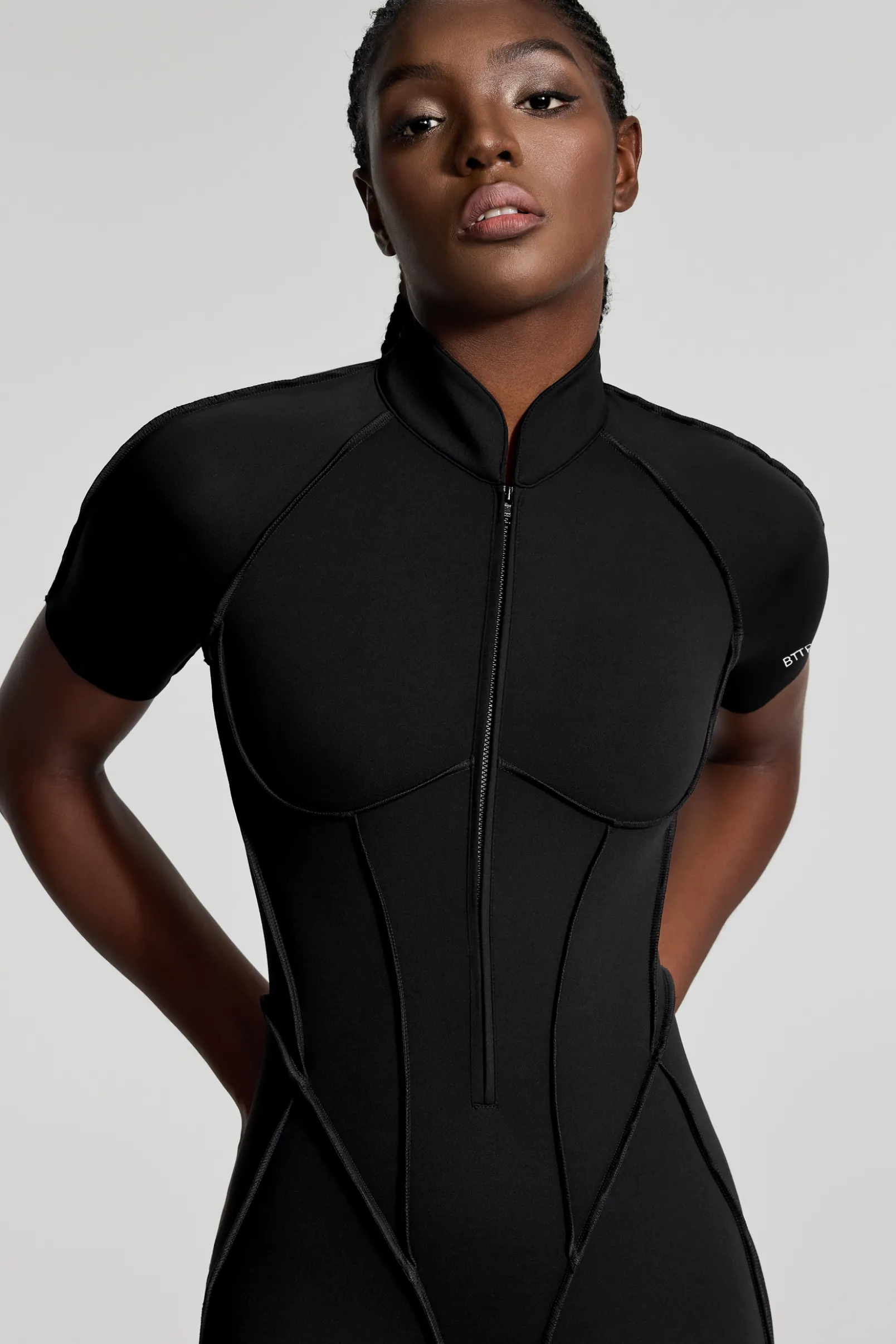 Hautenger Catsuit mit Shorts