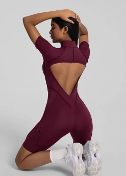 Hautenger Catsuit mit Shorts