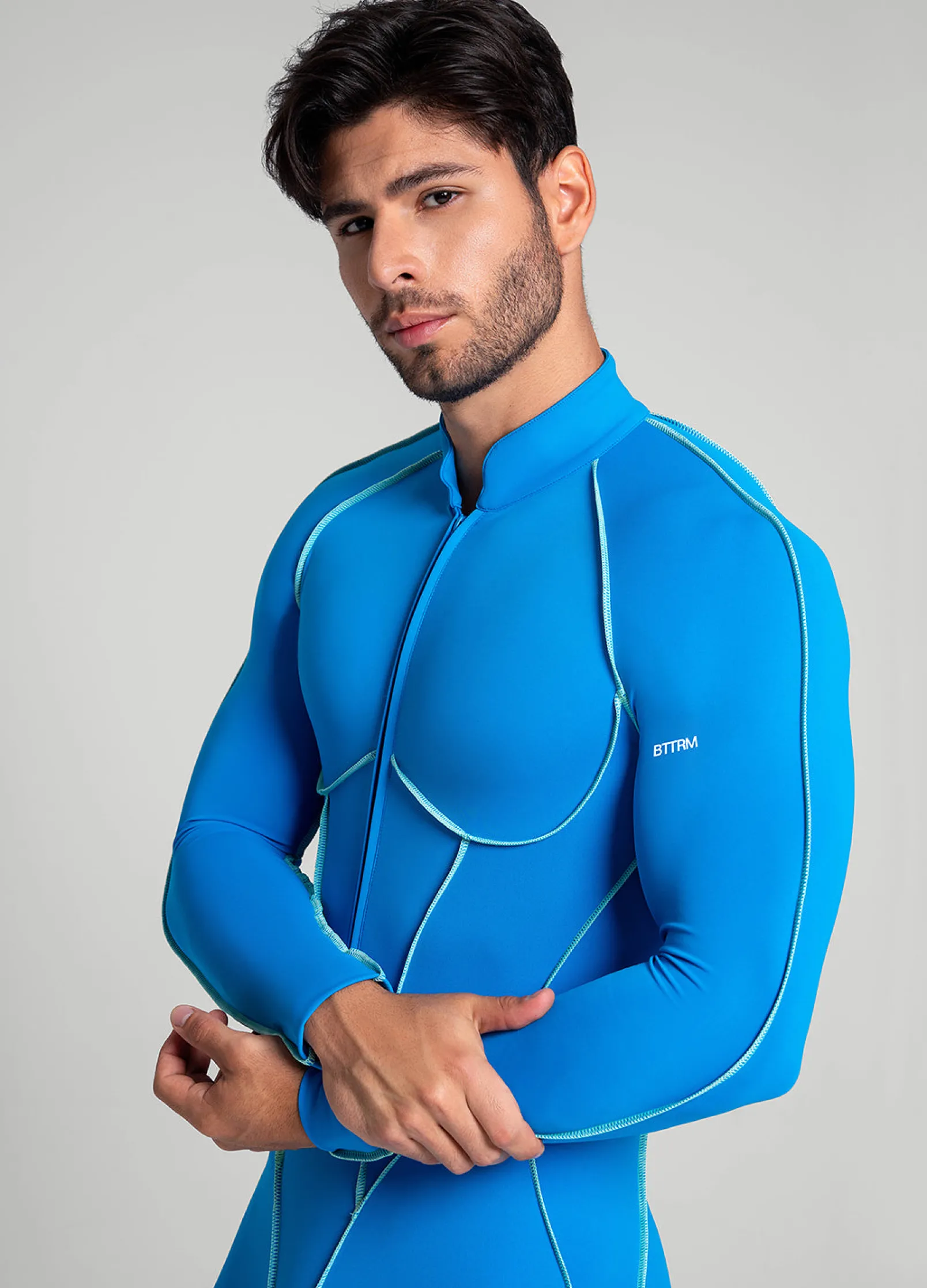 Herosuit mit Konturnähten