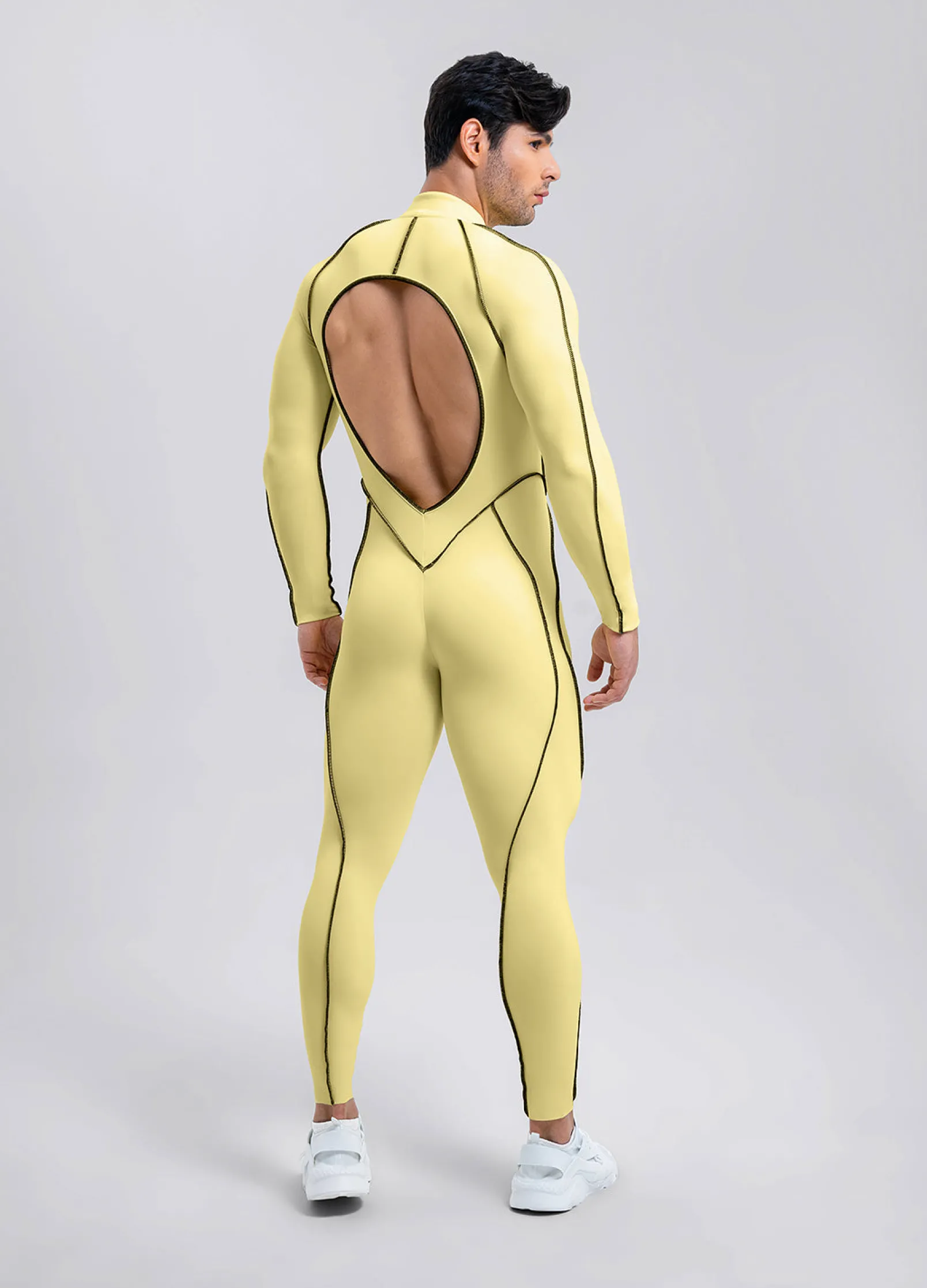 Herosuit mit Konturnähten