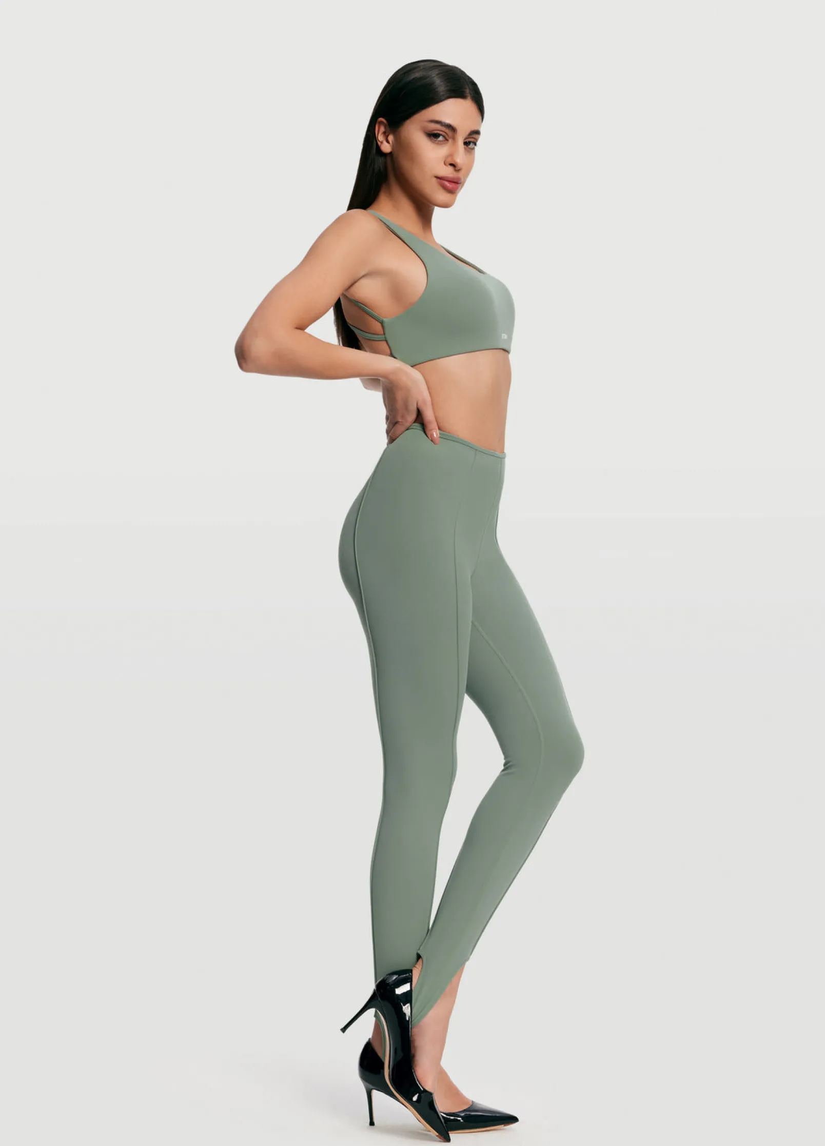 High-Waisted Stirrup