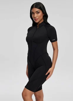 Kurzer Catsuit mit geschlossenem Rücken