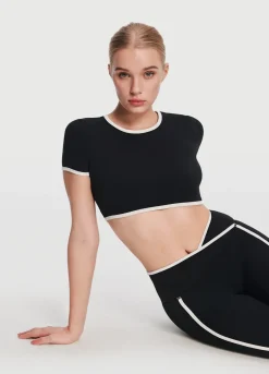 Kurz geschnittenes T-Shirt