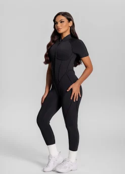 Kurzärmeliger Catsuit mit geschlossenem Rücken
