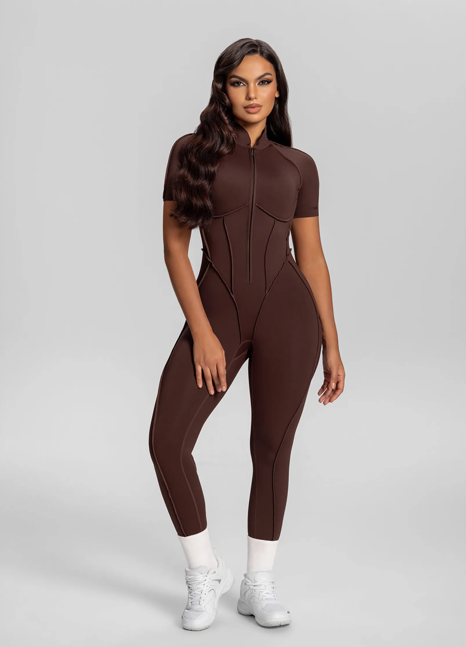 Kurzärmeliger Catsuit mit geschlossenem Rücken