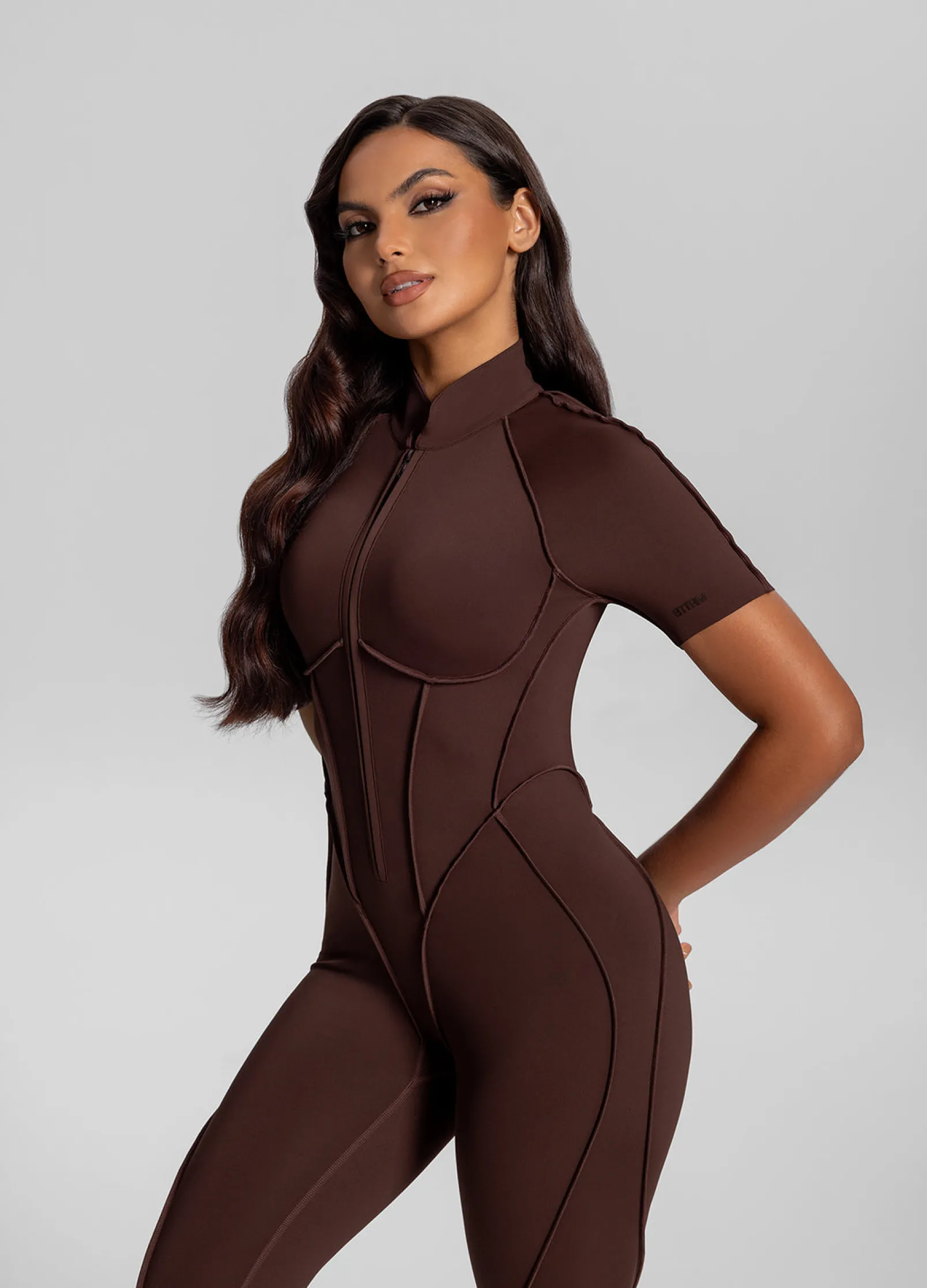 Kurzärmeliger Catsuit mit geschlossenem Rücken