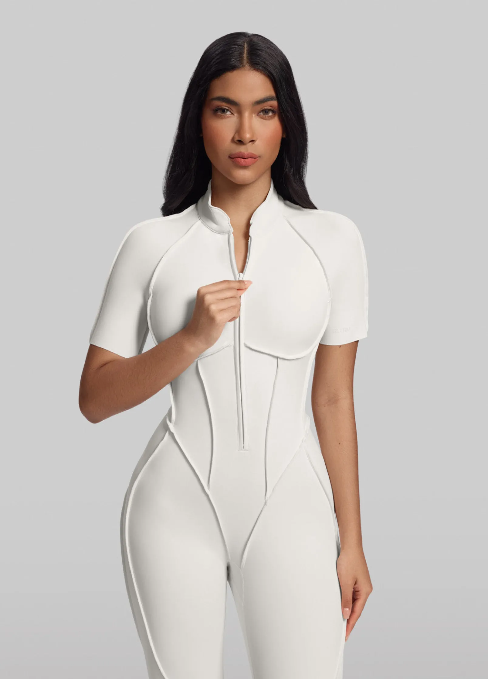 Kurzärmliger Catsuit in voller Länge