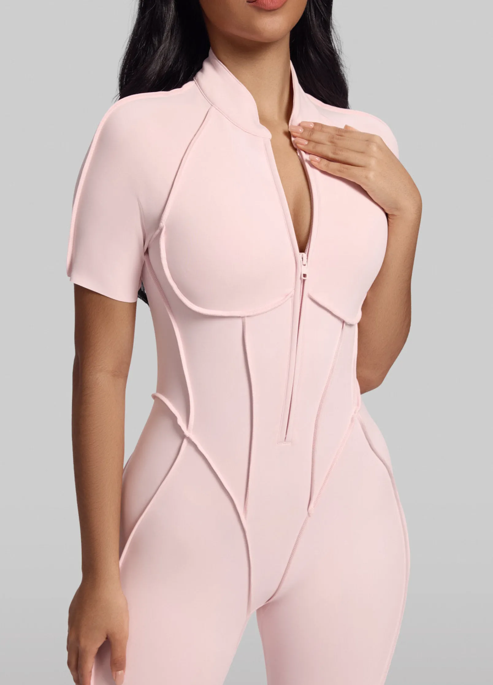 Kurzärmliger Catsuit in voller Länge