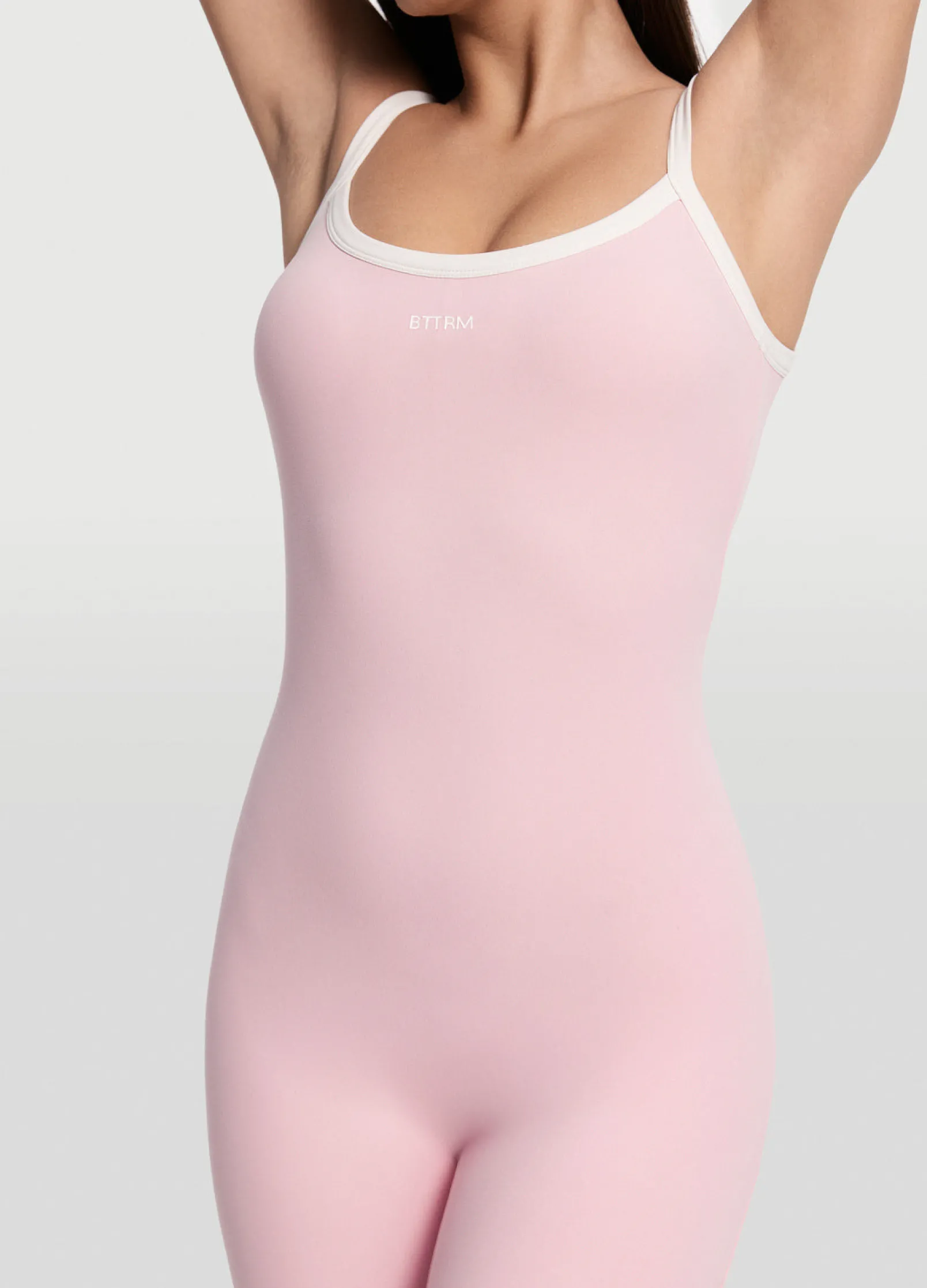 Langer Jumpsuit mit schmalen Trägern