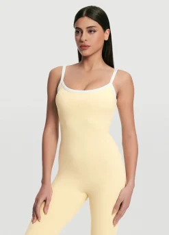 Langer Jumpsuit mit schmalen Trägern