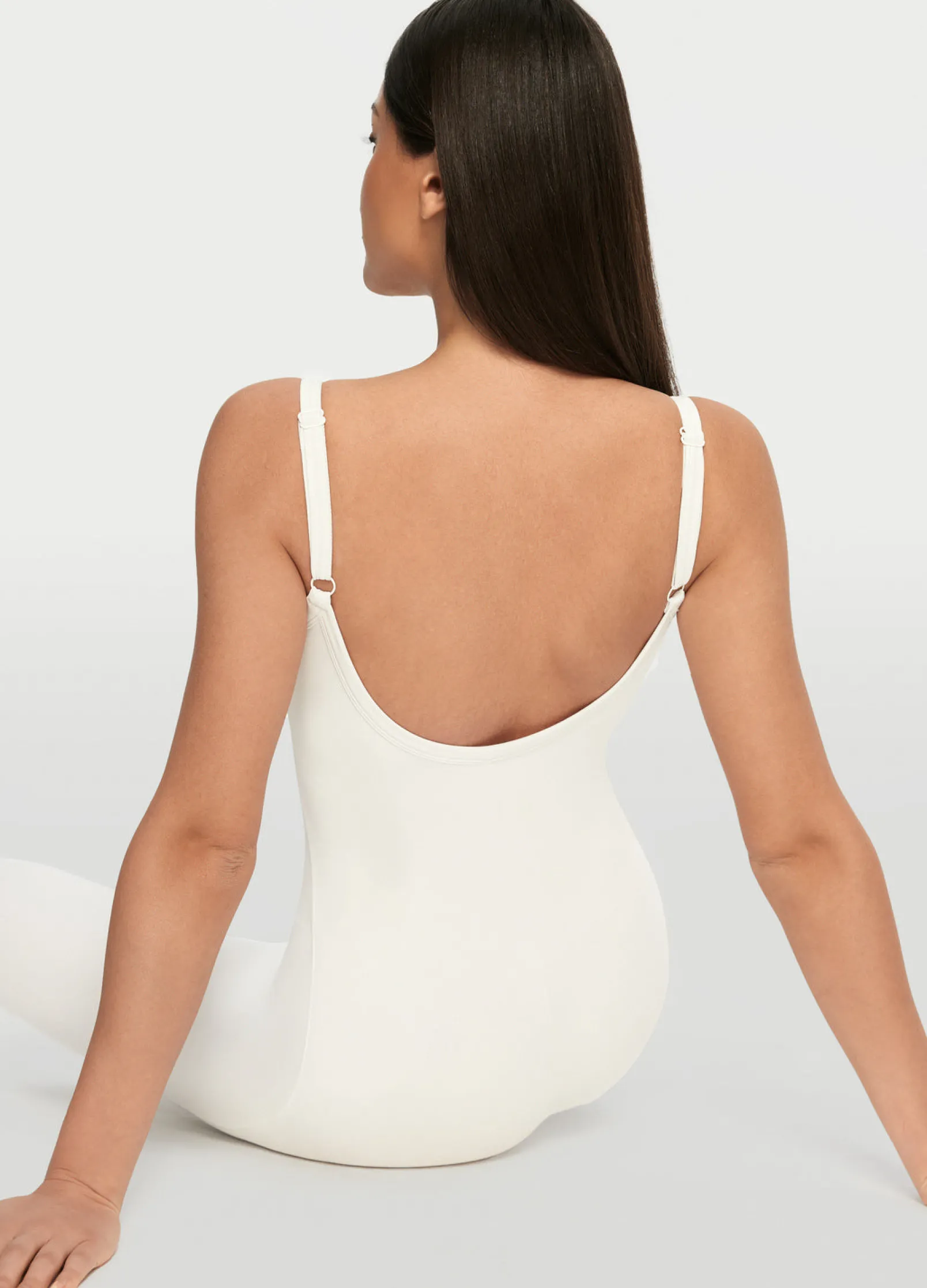 Langer Jumpsuit mit schmalen Trägern