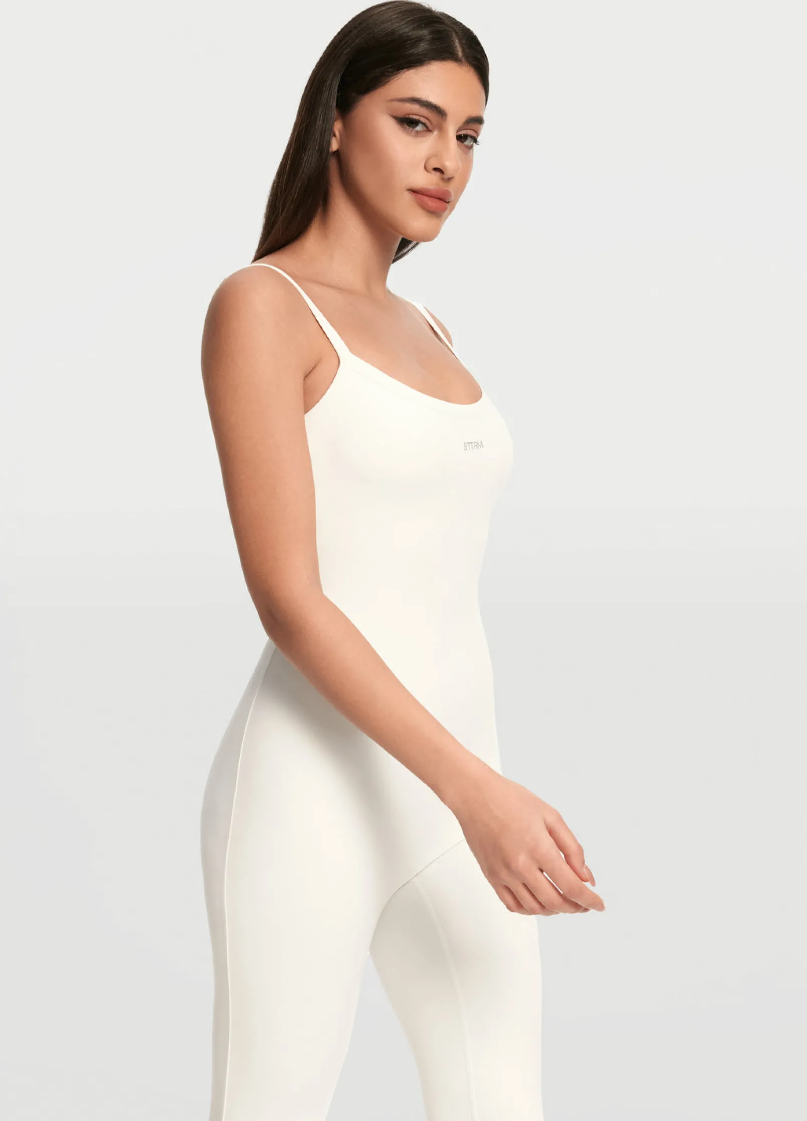 Langer Jumpsuit mit schmalen Trägern