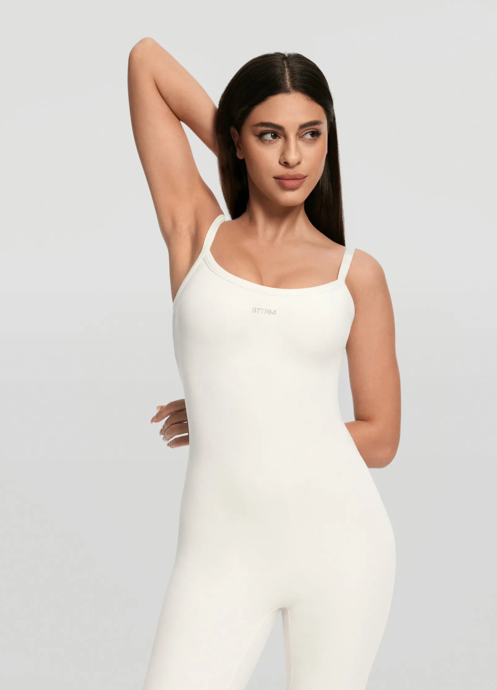 Langer Jumpsuit mit schmalen Trägern