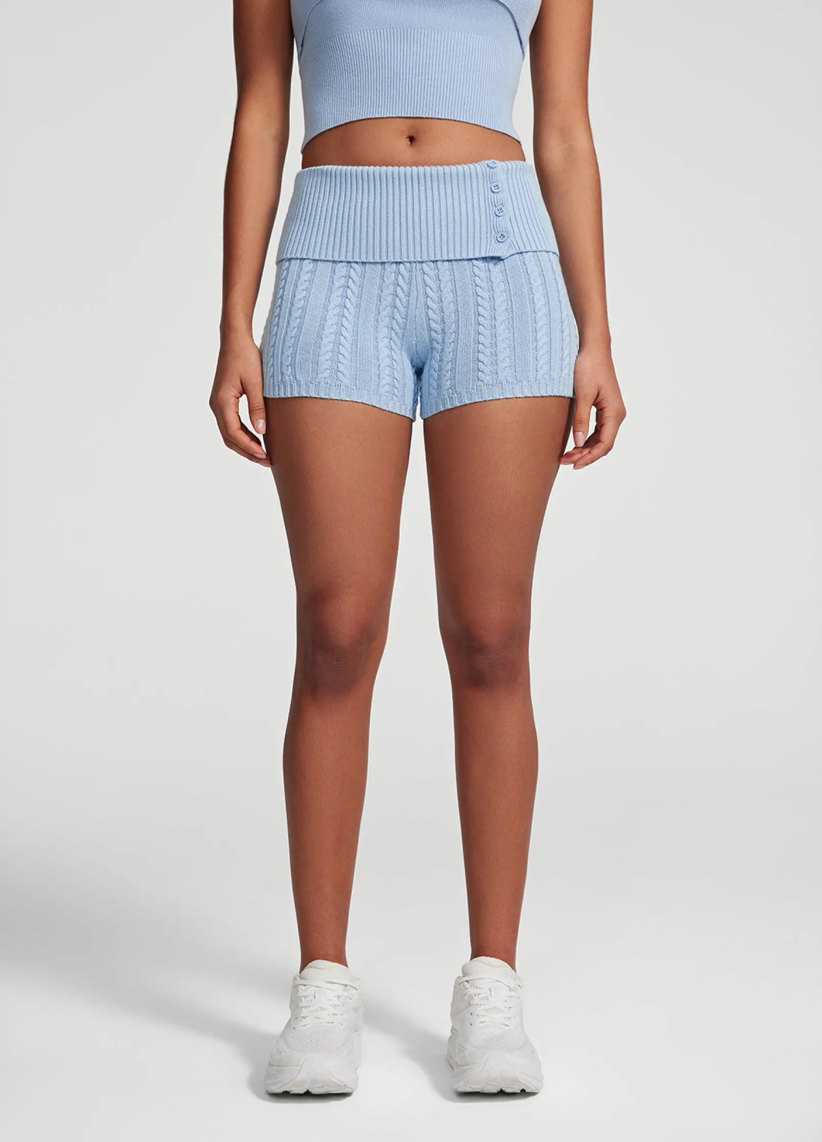 Micro-Shorts aus Zopfstrick