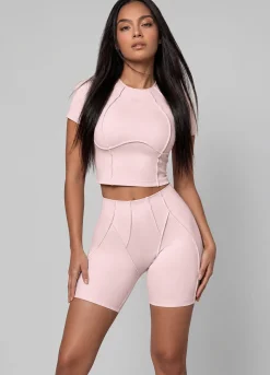 Micro-Shorts mit Konturnähten