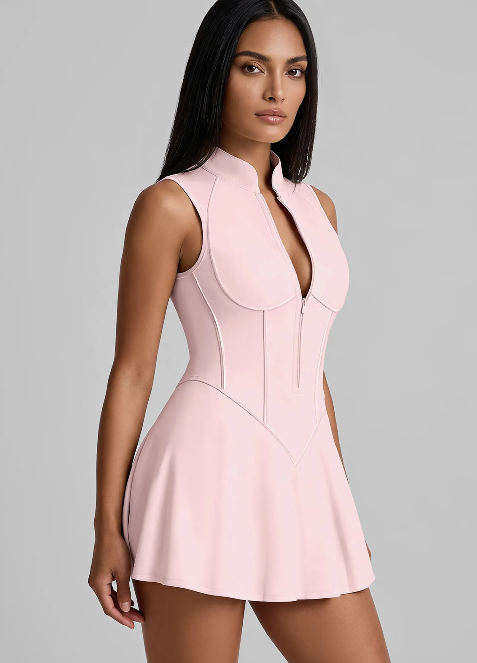 Mini-Kleid mit Konturnähten und geschlossenem Rücken