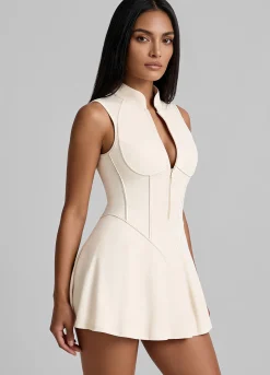 Mini-Kleid mit Konturnähten und geschlossenem Rücken