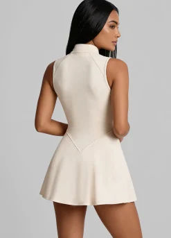 Mini-Kleid mit Konturnähten und geschlossenem Rücken