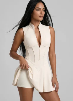 Mini-Kleid mit Konturnähten und geschlossenem Rücken