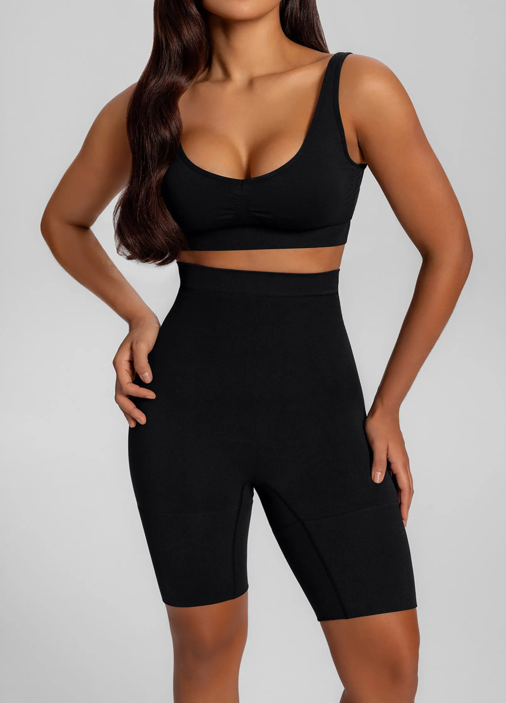 Nahtlose mittellange Shapewear-Shorts